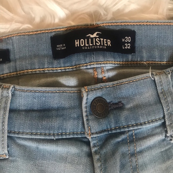 Hollister Distressed Skinny Jeans - Picture 12 of 12